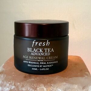 Fresh Black Tea Advanced Cream - Elegant Black Jar